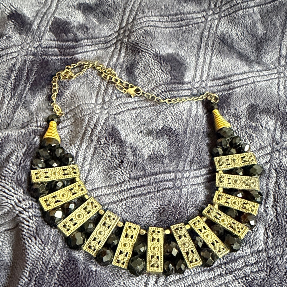 Elegant Black and Gold Necklace
